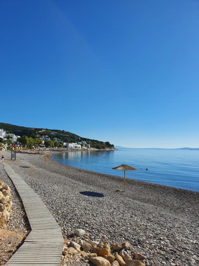 Marine Apartments Venetiko Paralia Agias Foteinis Exterior photo