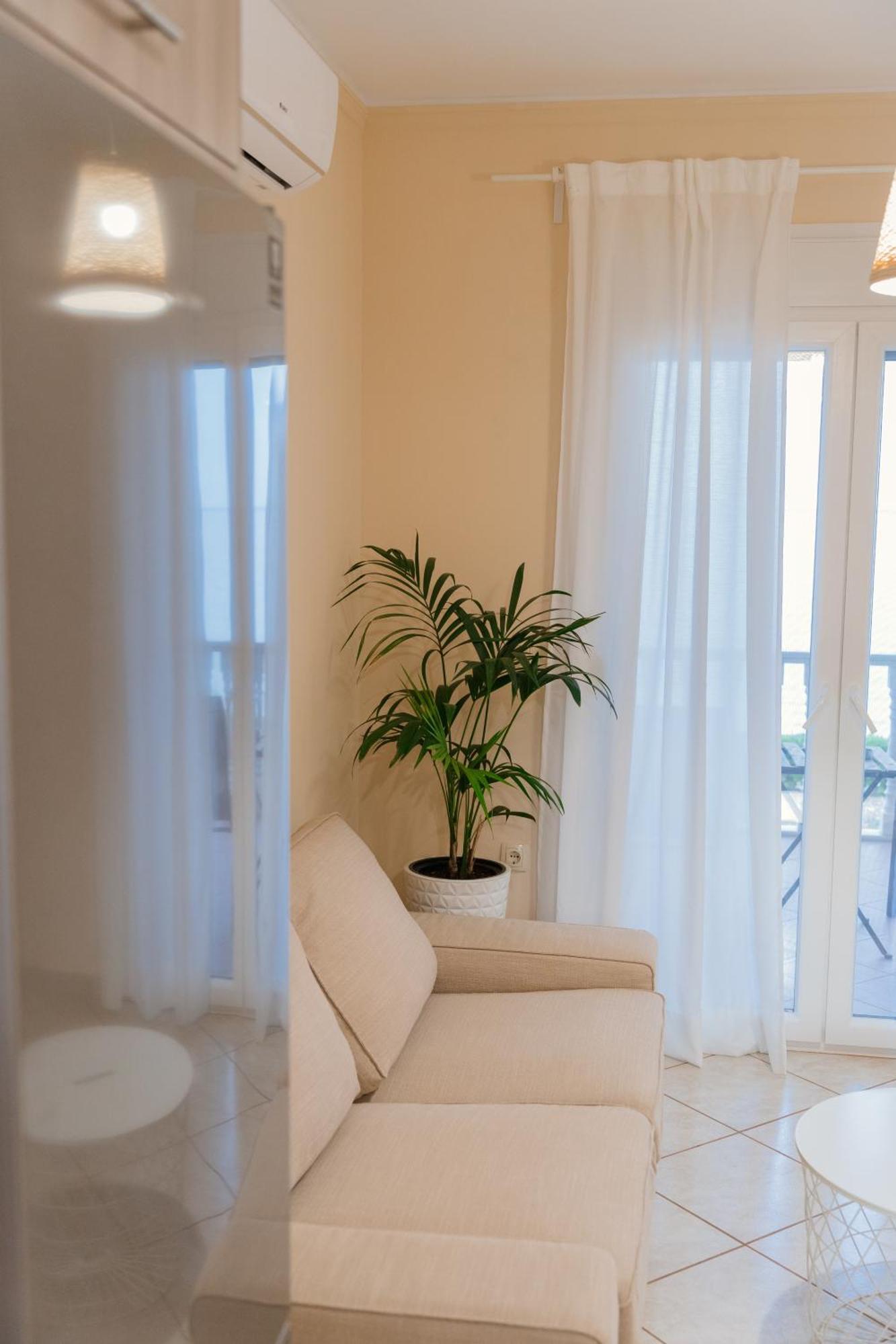 Marine Apartments Venetiko Paralia Agias Foteinis Exterior photo