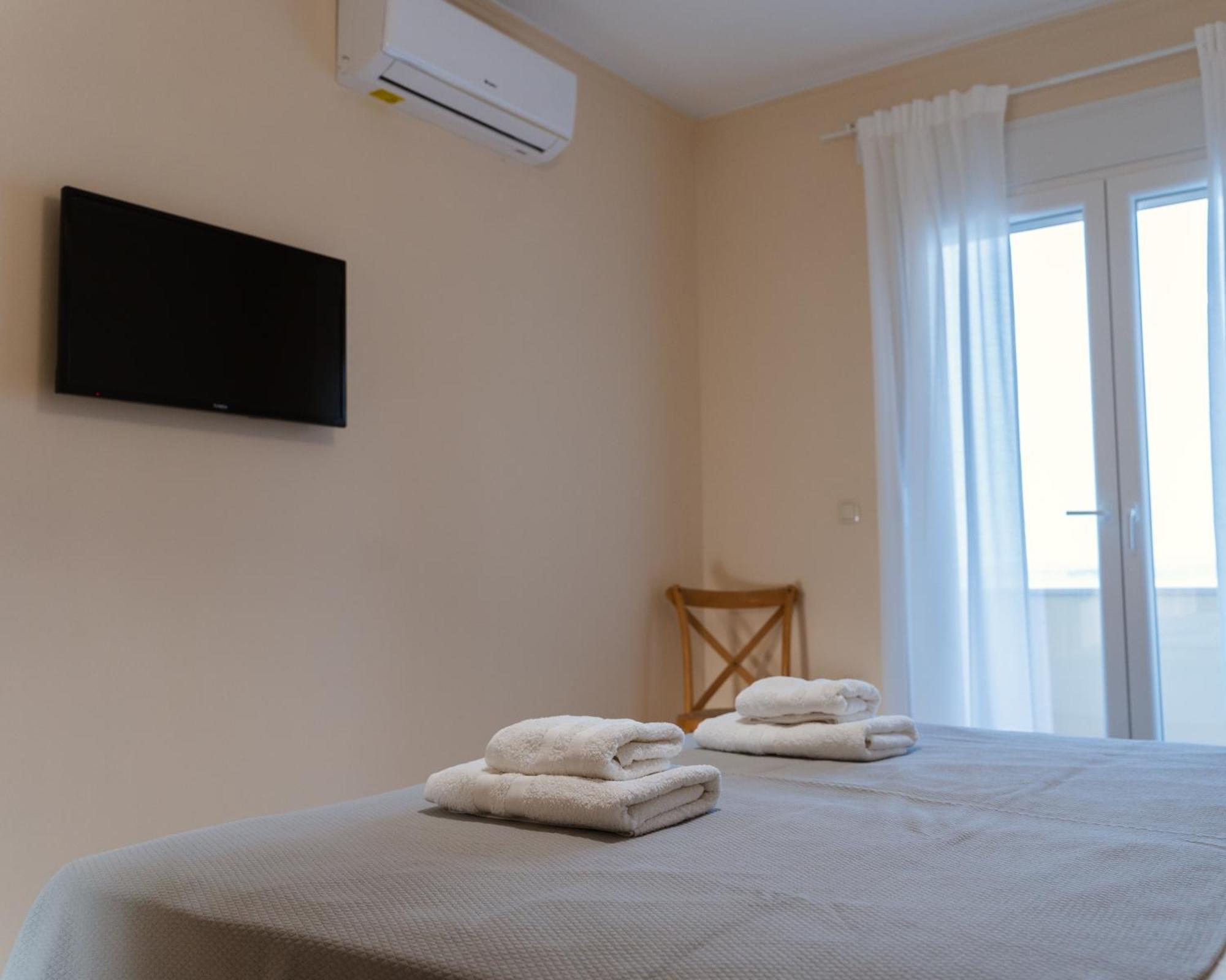 Marine Apartments Venetiko Paralia Agias Foteinis Exterior photo